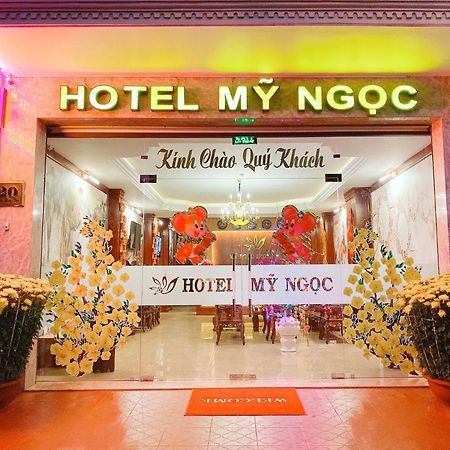 Отель Khach San My Ngoc Буонметхуот Экстерьер фото