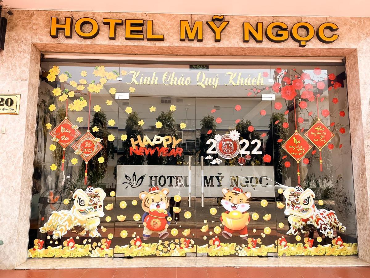 Отель Khach San My Ngoc Буонметхуот Экстерьер фото